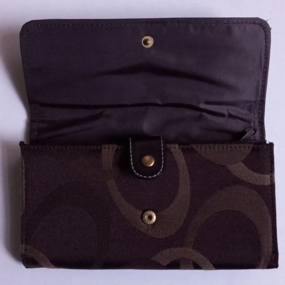 NWOT BROWN /TAN WALLET